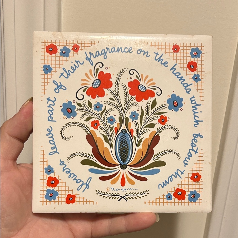 BERGGREN TILES TRIVET 6x6 RARE VINTAGE SWEDISH SCANDINAVIAN NORDIC FOLK ART